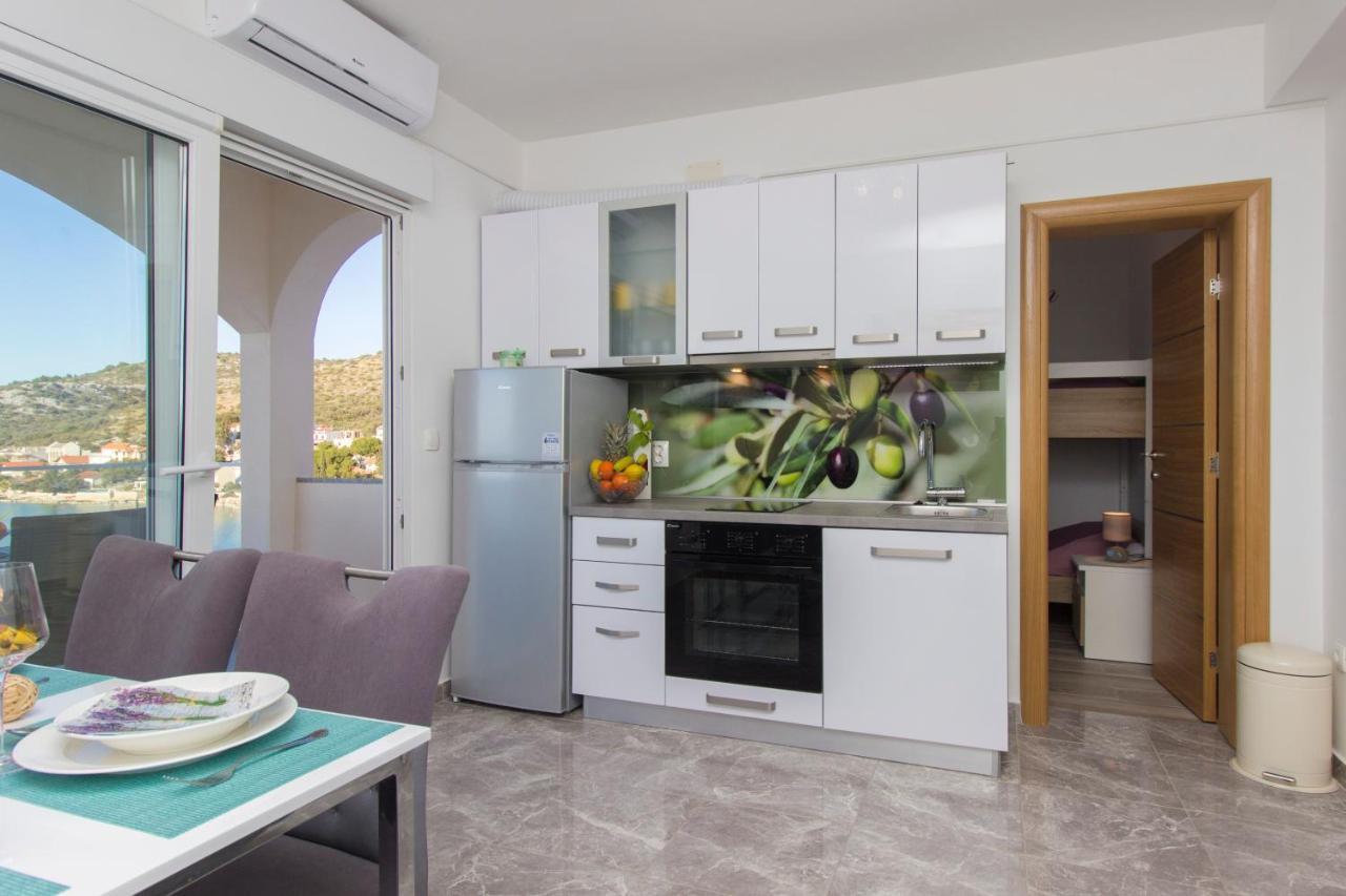 Apartmani Malis Razanj Exterior photo